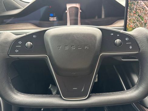 Used 2022 Tesla Model S AWD image 16