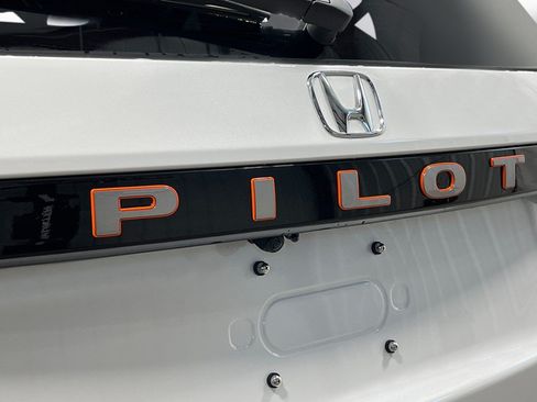 New 2026 Honda Pilot TrailSport image 11