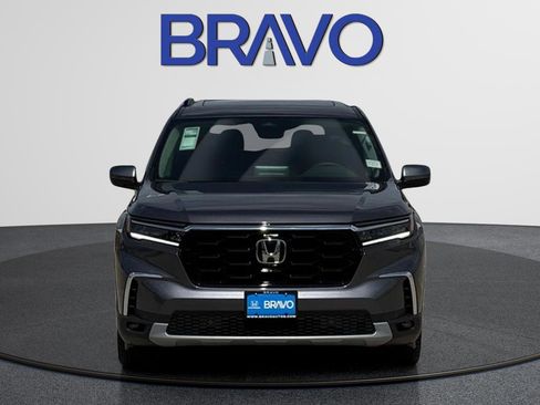 New 2025 Honda Pilot Touring image 2