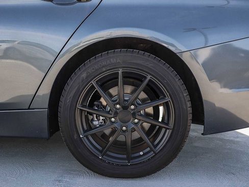 Used 2018 BMW 320i xDrive Sedan w/ Convenience Package image 10