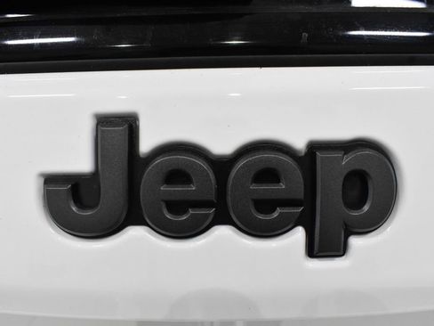 Used 2024 Jeep Compass Latitude w/ Convenience Group AWD/4WD image 13