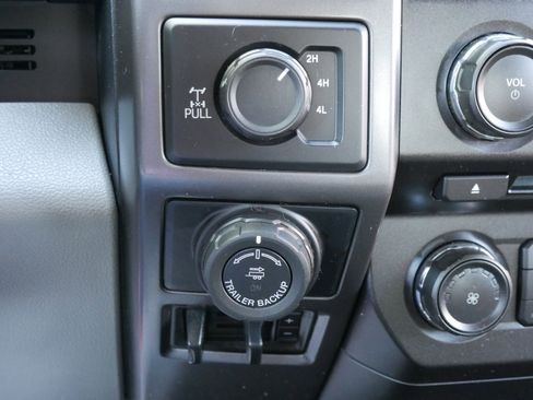 Used 2017 Ford F150 XLT w/ XTR Package image 10