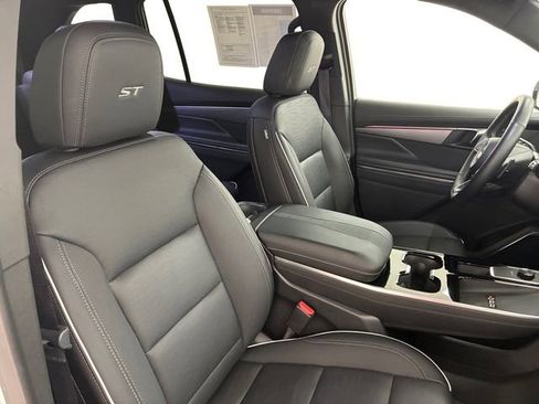 Certified 2025 Buick Enclave Sport Touring image 14