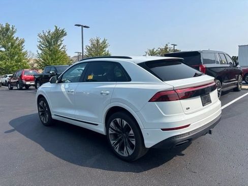 Used 2025 Audi Q8 Premium AWD/4WD image 7