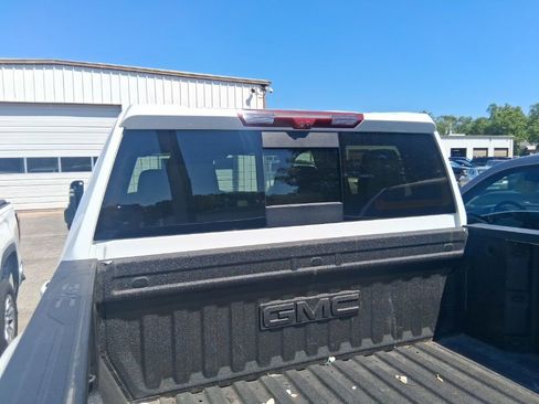 Used 2025 GMC Sierra 2500 AT4 w/ AT4 Premium Plus Package AWD/4WD image 17