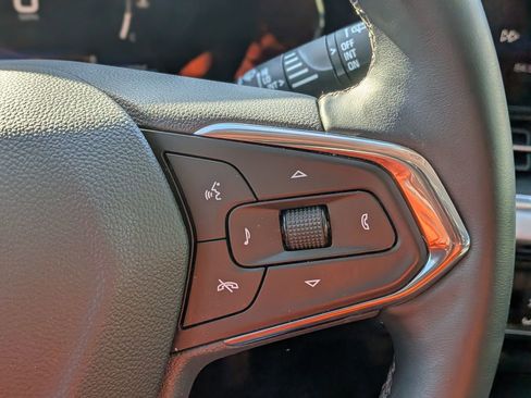 Certified 2025 Chevrolet Trax LT w/ LT Convenience Package image 23