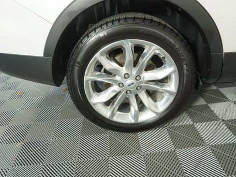 Used 2015 Ford Explorer XLT w/ Equipment Group 202A image 14