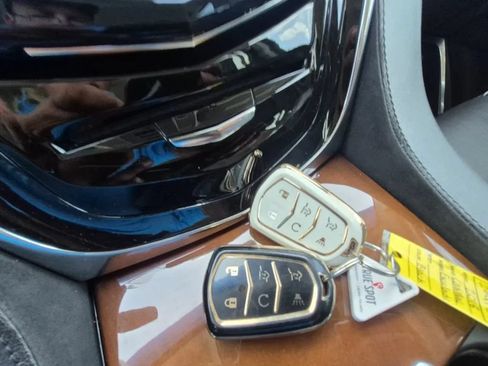 Used 2018 Cadillac Escalade Luxury RWD image 37