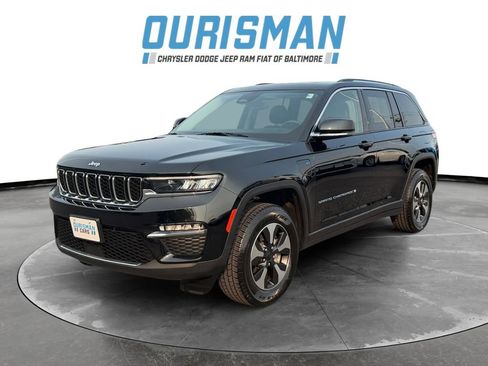 Used 2023 Jeep Grand Cherokee 4WD 4xe image 2