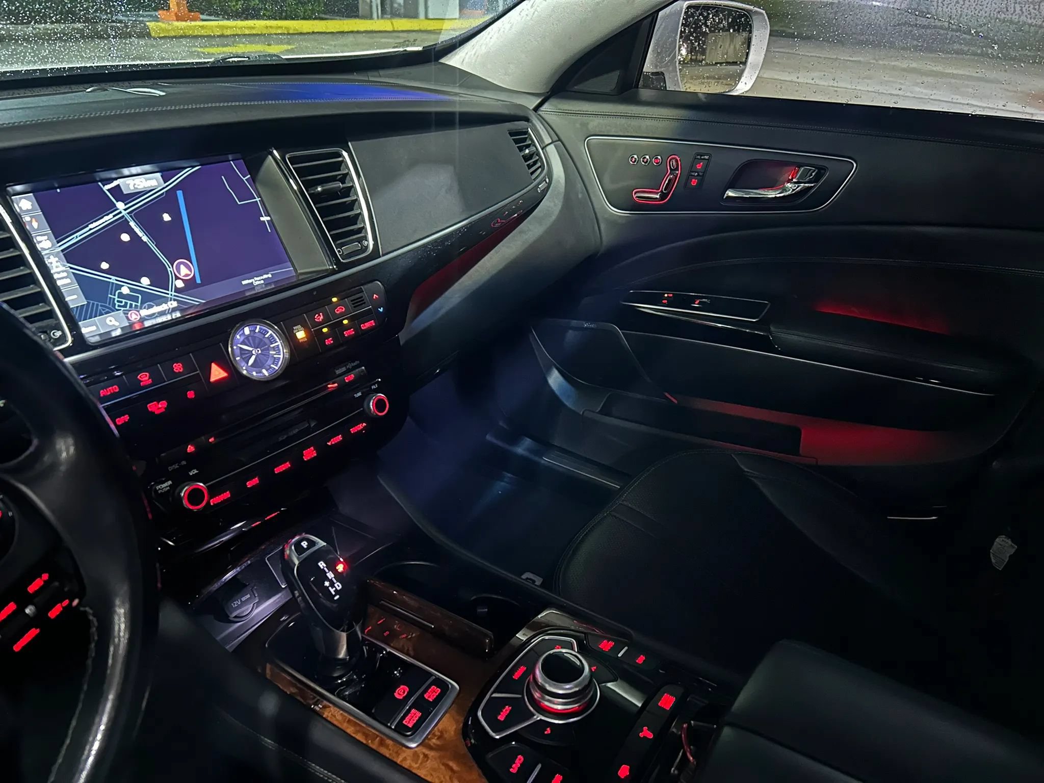 Used 2016 Kia K900 Luxury RWD image 23