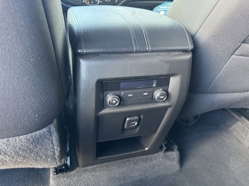 Certified 2023 Chevrolet Traverse LT FWD image 17