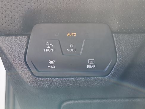 Used 2026 Volkswagen Atlas SE AWD/4WD image 10