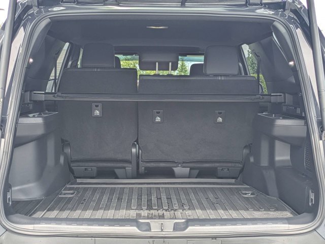 Used 2025 Toyota 4Runner Limited AWD/4WD image 13