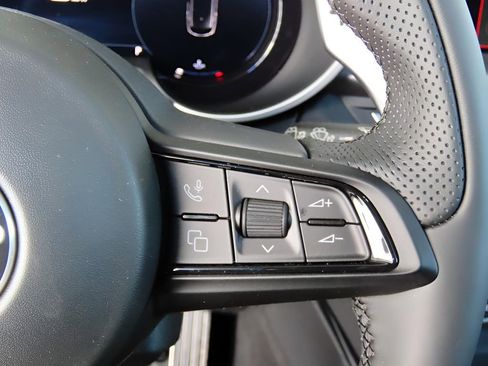 New 2025 Alfa Romeo Stelvio Sprint w/ Convenience Package AWD/4WD image 33