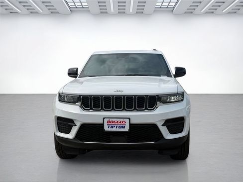 New 2026 Jeep Grand Cherokee L 2WD image 8