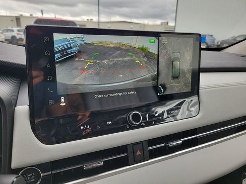 New 2025 Mitsubishi Outlander Platinum Edition image 12