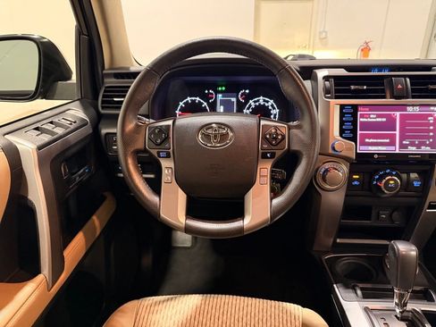 Used 2020 Toyota 4Runner SR5 AWD/4WD image 27
