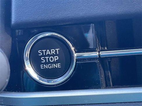 Used 2024 Mitsubishi Outlander SE Black Edition image 19