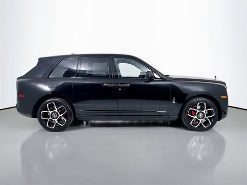 Certified 2022 Rolls-Royce Cullinan Black Badge w/ Dark Exterior Package image 9