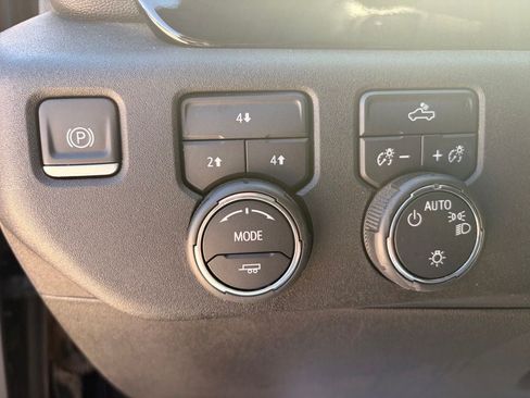 Used 2024 Chevrolet Silverado 2500 LT AWD/4WD image 21
