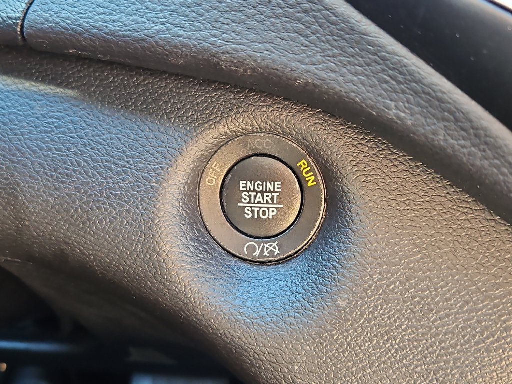 Used 2019 Jeep Cherokee Limited AWD/4WD image 25