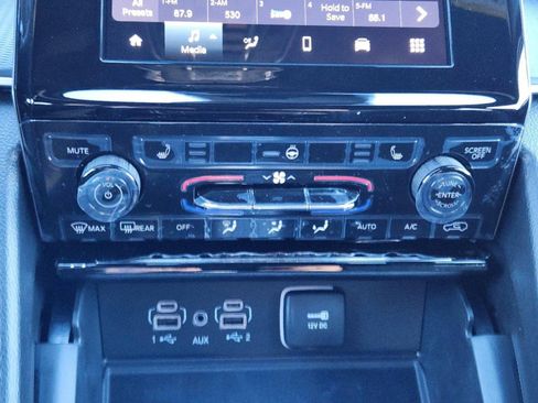 New 2025 Jeep Grand Cherokee L Altitude image 29