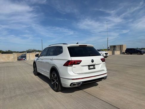 Used 2022 Volkswagen Tiguan SEL R-Line AWD/4WD image 5