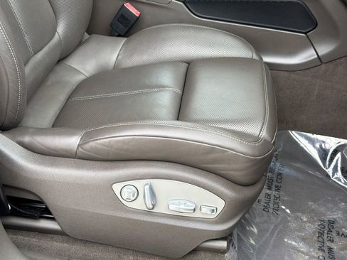 Used 2018 Porsche Macan image 11