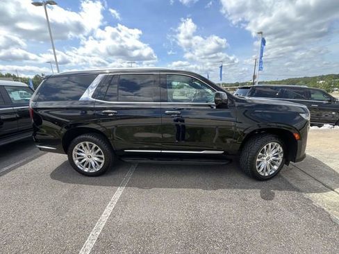 Used 2023 Cadillac Escalade Premium Luxury w/ Performance Package AWD/4WD image 3