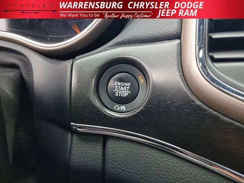 Used 2017 Jeep Grand Cherokee Limited w/ Luxury Group II AWD/4WD image 25