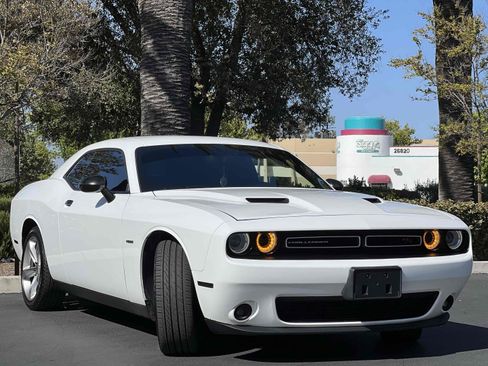 Used 2017 Dodge Challenger R/T RWD image 26