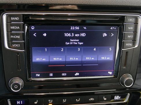 Used 2017 Volkswagen Jetta GLI image 16