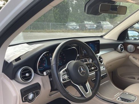 Used 2021 Mercedes-Benz GLC 300 4MATIC image 7
