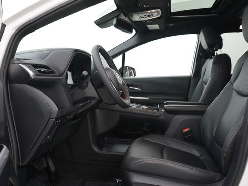Certified 2026 Toyota Sienna XLE Woodland Edition AWD/4WD image 24