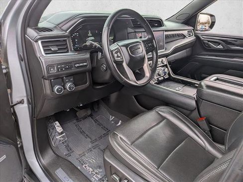 Used 2023 GMC Yukon XL Denali image 13