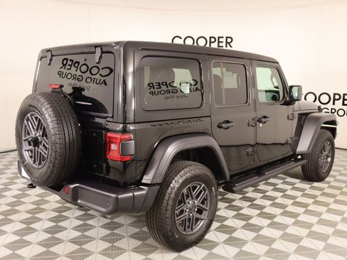 Used 2025 Jeep Wrangler Unlimited Sport AWD/4WD image 20