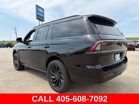 Used 2025 Lincoln Navigator Reserve w/ Jet Appearance Package AWD/4WD image 6