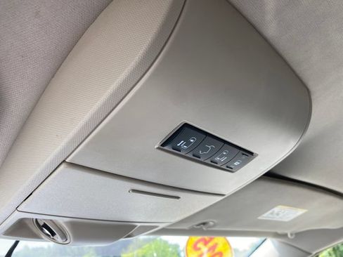 Used 2015 Chrysler Town & Country Touring w/ Driver Convenience Group FWD image 15