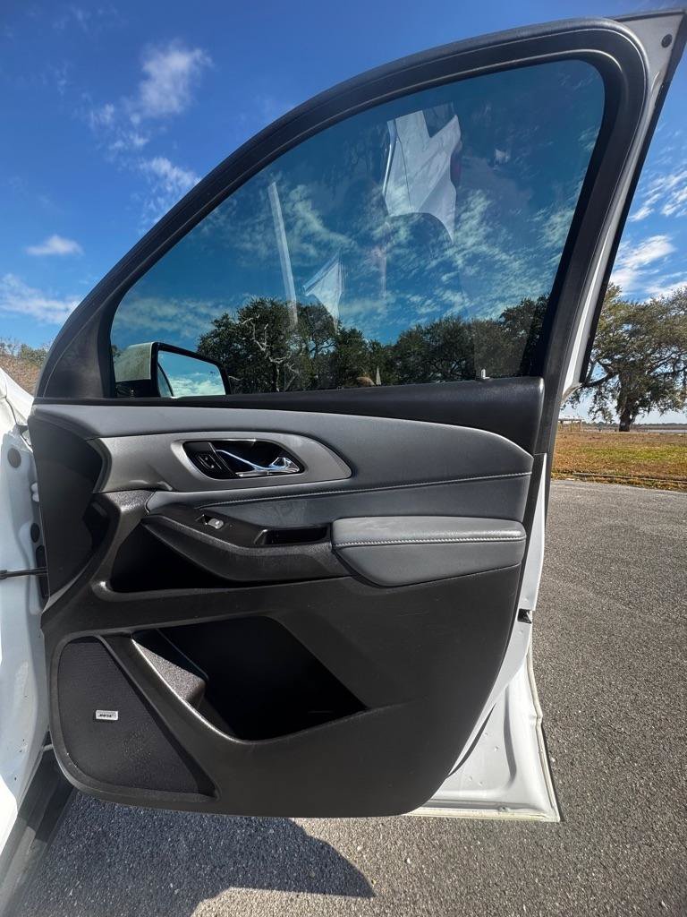 Used 2019 Chevrolet Traverse LT w/ LT Premium Package FWD image 13
