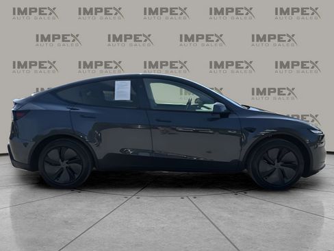 Used 2026 Tesla Model Y Long Range image 6