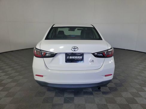 Used 2017 Toyota Yaris iA image 5