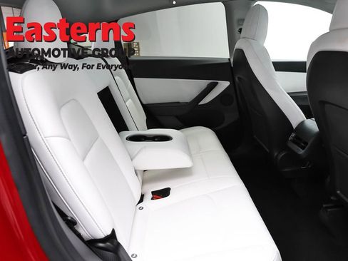 Used 2021 Tesla Model Y Long Range image 18