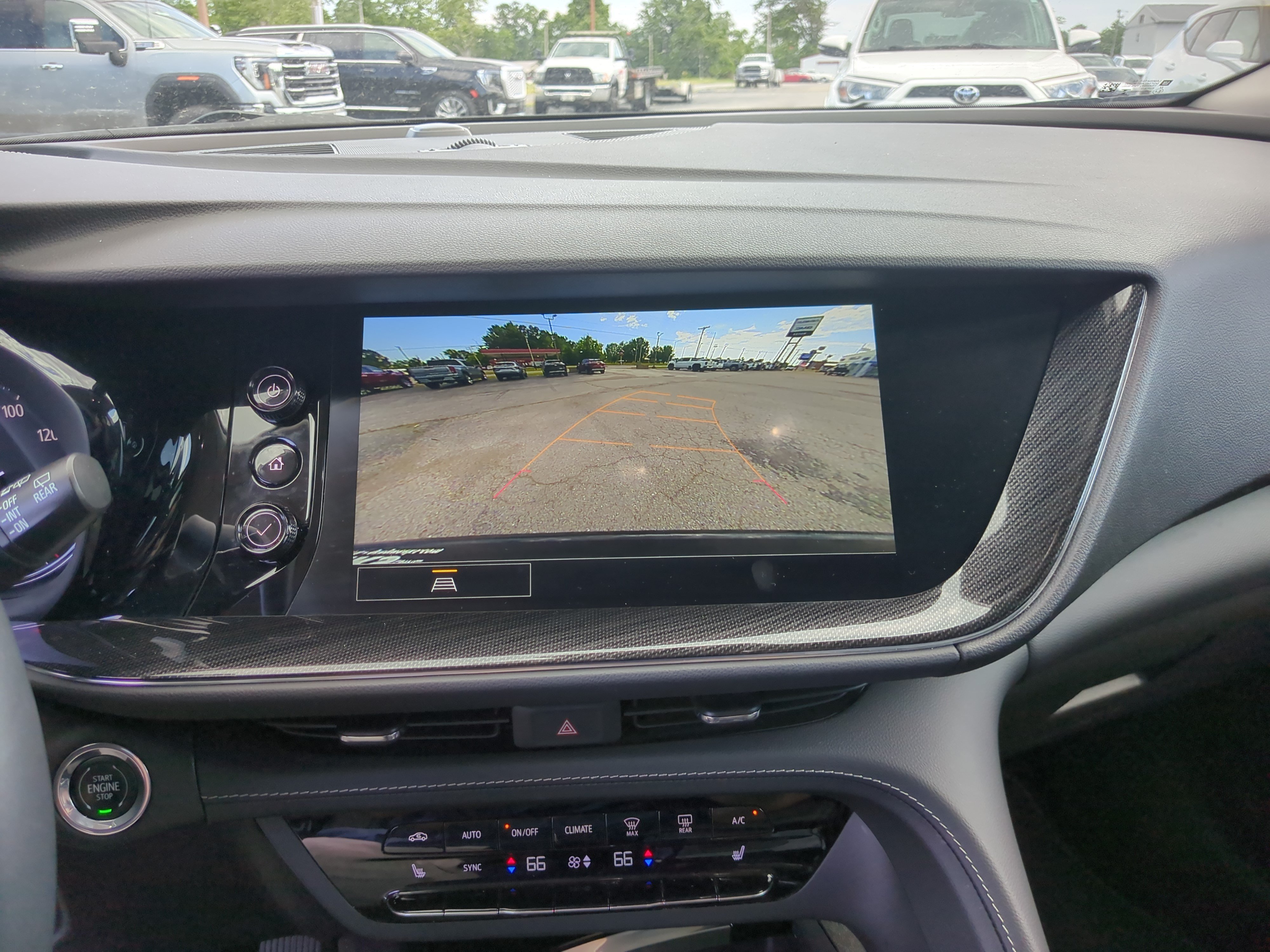 Used 2022 Buick Envision Essence w/ Safety Package FWD image 9