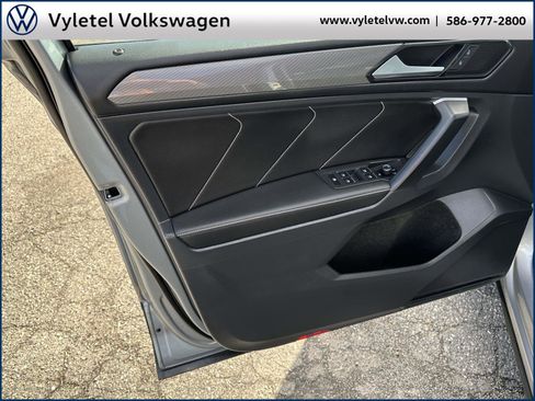 Certified 2023 Volkswagen Tiguan SE image 16