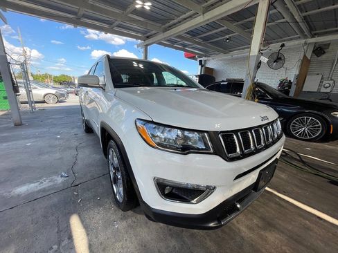Used 2019 Jeep Compass Limited FWD image 2