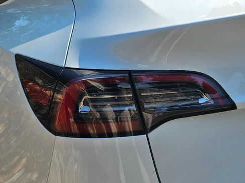 Used 2023 Tesla Model Y AWD image 28