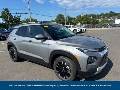 Used 2023 Chevrolet TrailBlazer LT FWD image 2
