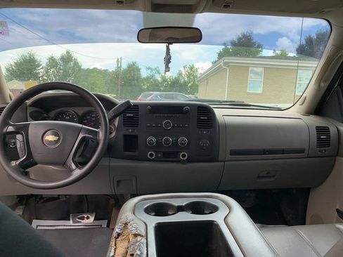 Used 2013 Chevrolet Silverado 3500 W/T AWD/4WD image 13