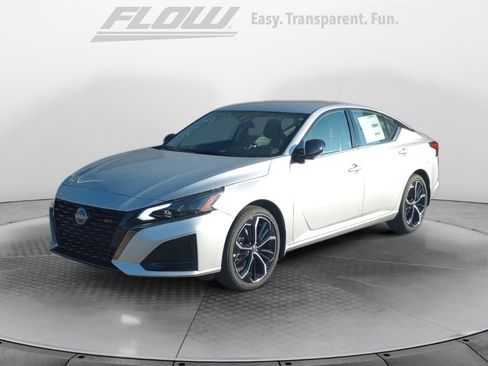 New 2025 Nissan Altima 2.5 SR image 3