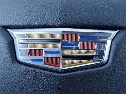 Used 2023 Cadillac XT6 Premium Luxury image 29